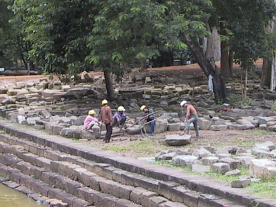 Organizing stones Angkor Wat