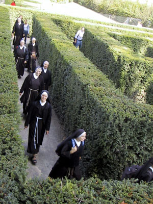 Nun Maze Europe